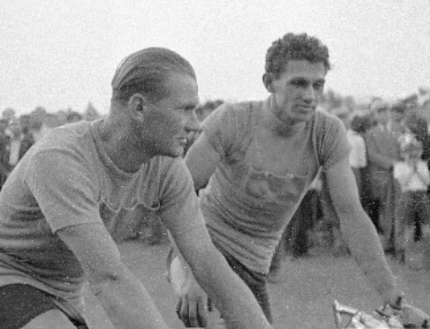August Prosenik and Aleksandar Zorić at the Peace Race in Warsaw in 1948.