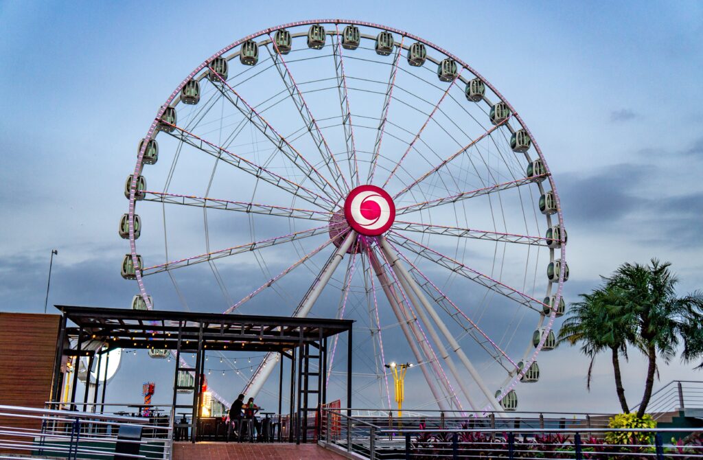 La Perla ferris wheel towers over the Guayas River in Guayaquil, Ecuador.